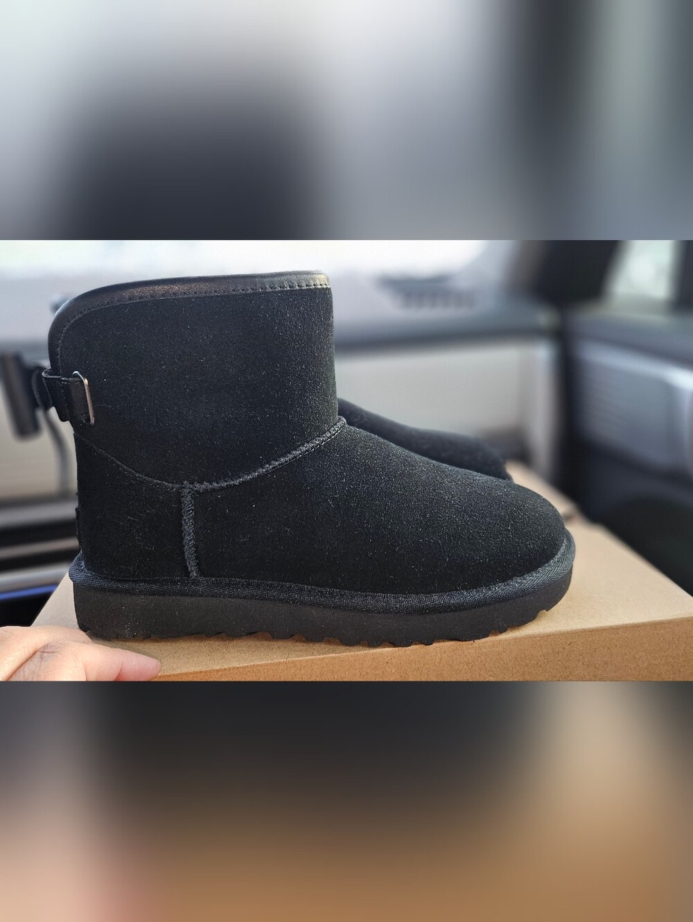 Ugg Ultra Mini Bailey Leather Bow Sz 5 Women